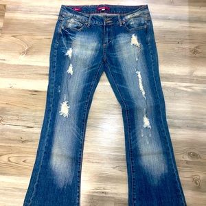 VGOSS women’s distressed jeans size 3.